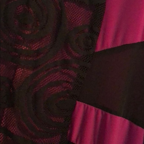 LAST ONE! Black & Magenta bodycon dress - Picture 5 of 5